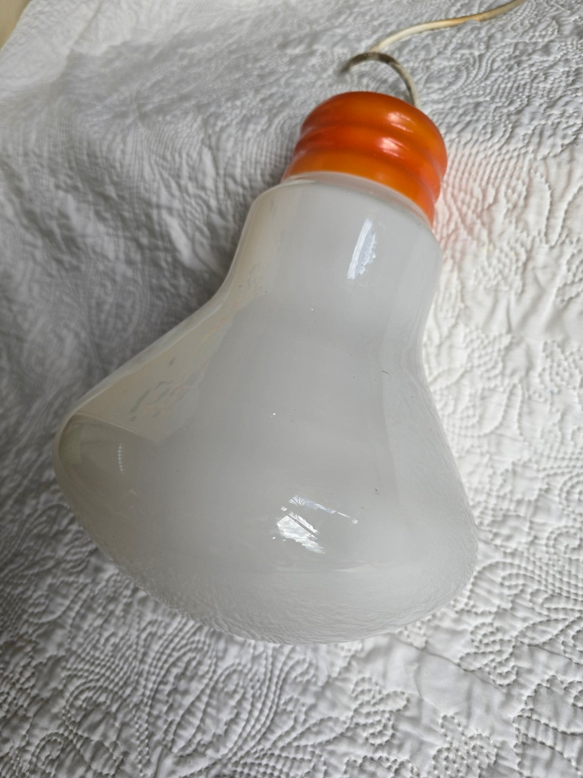 Suspension ampoule géante en opaline et métal orange, années 1970