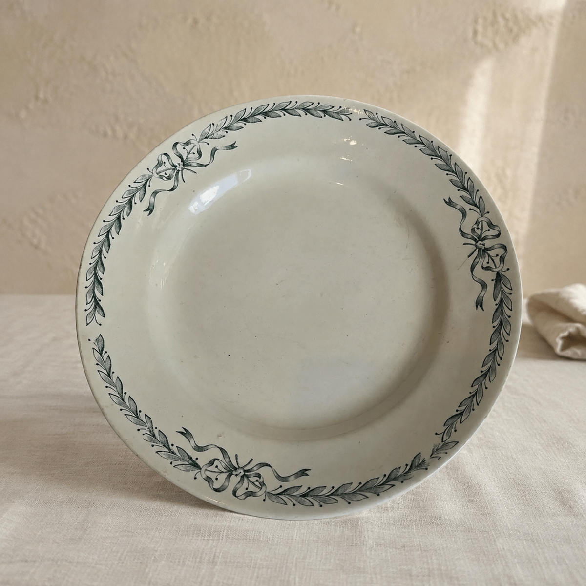 Plat ovale ancien Longchamp modèle Bulle – faïence décor guirlande verte