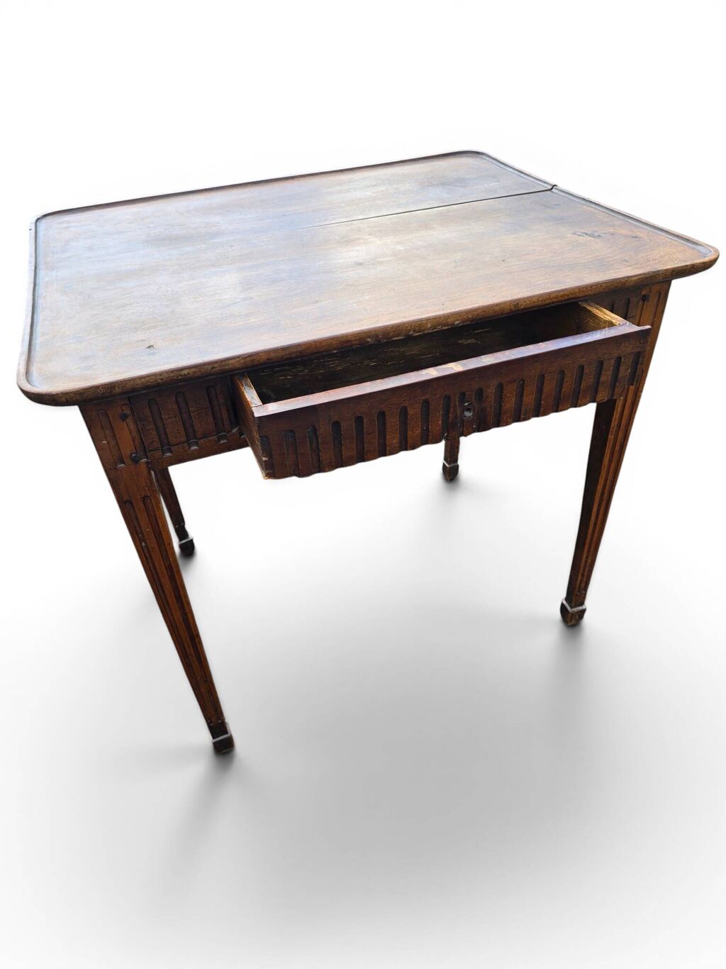 Table à jeux ancienne style Louis XVI en bois patiné