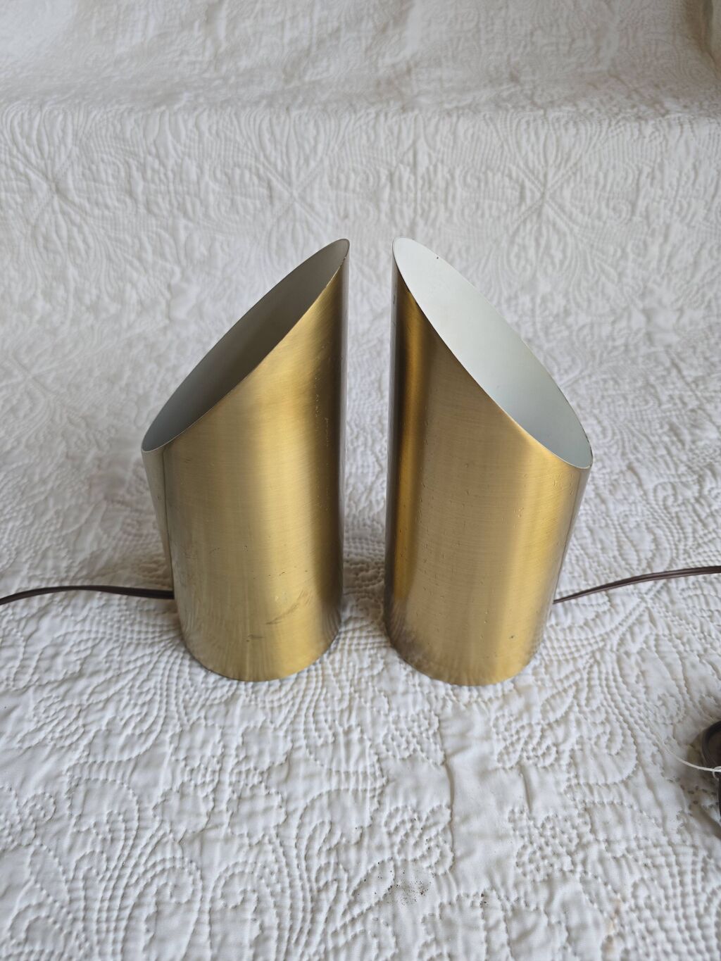 Paire de lampes signées Jean Perzel – cylindriques à ouverture oblique