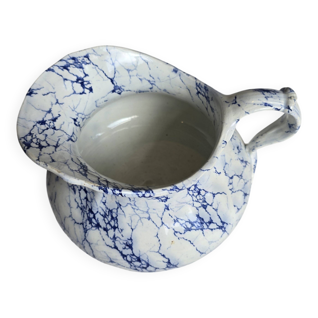 Pot à lait en porcelaine de Limoges décor bleu marbré