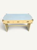 Bureau vintage style campagne en bois laqué crème et laiton