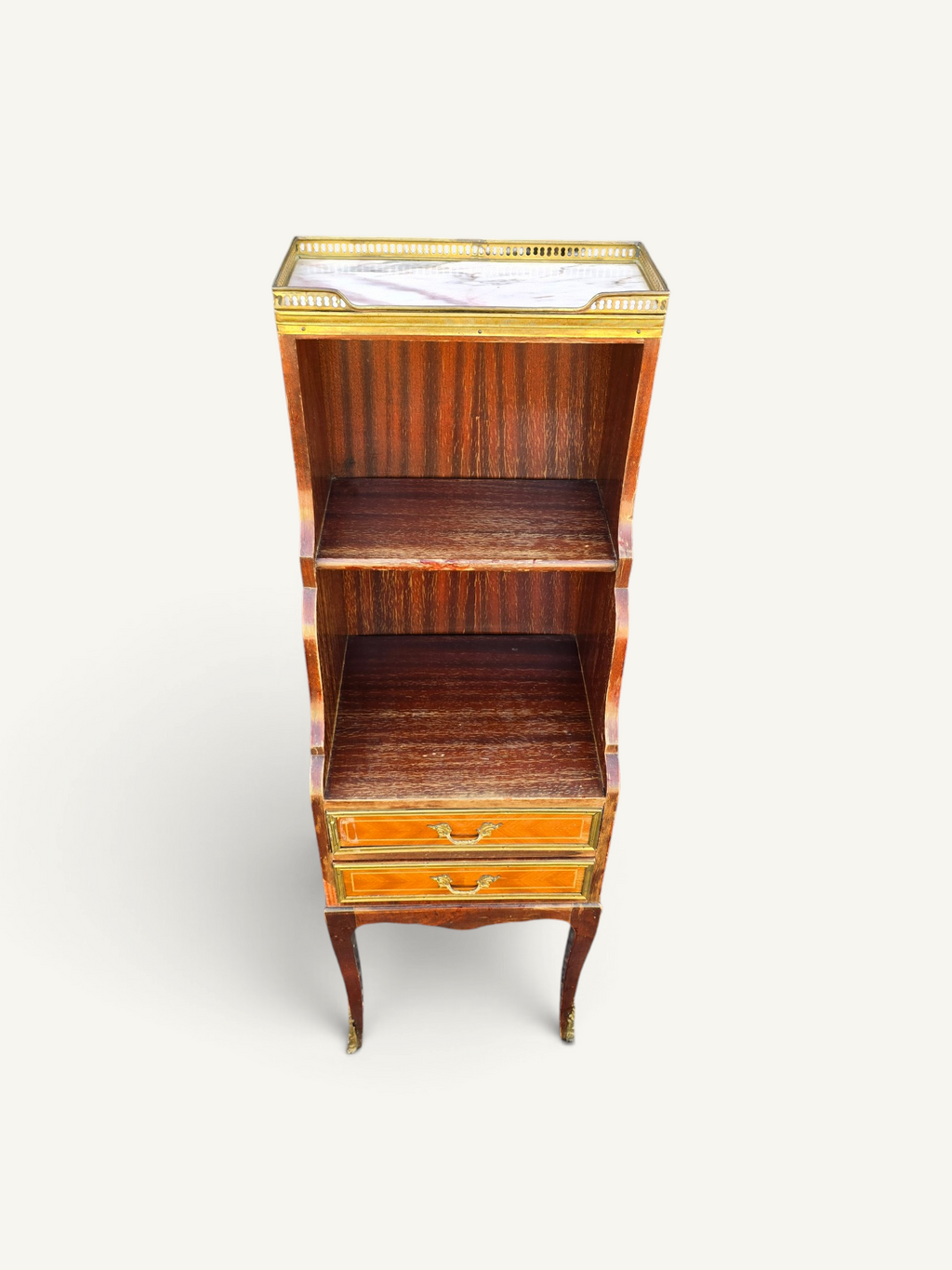 Petit meuble étagère de style Louis XVI en acajou et laiton