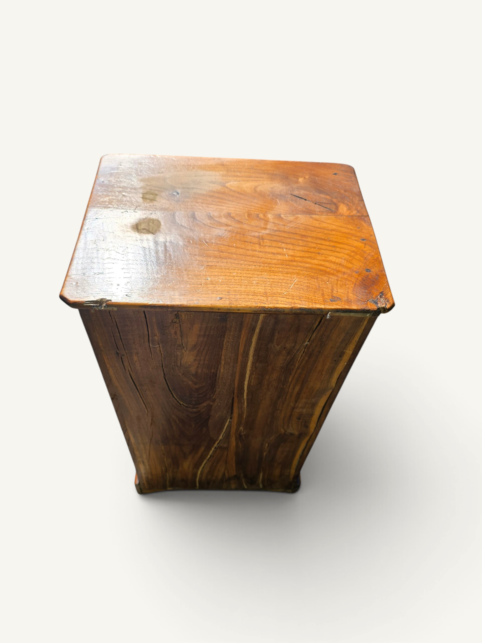 Petit meuble de chevet rustique ancien en bois massif