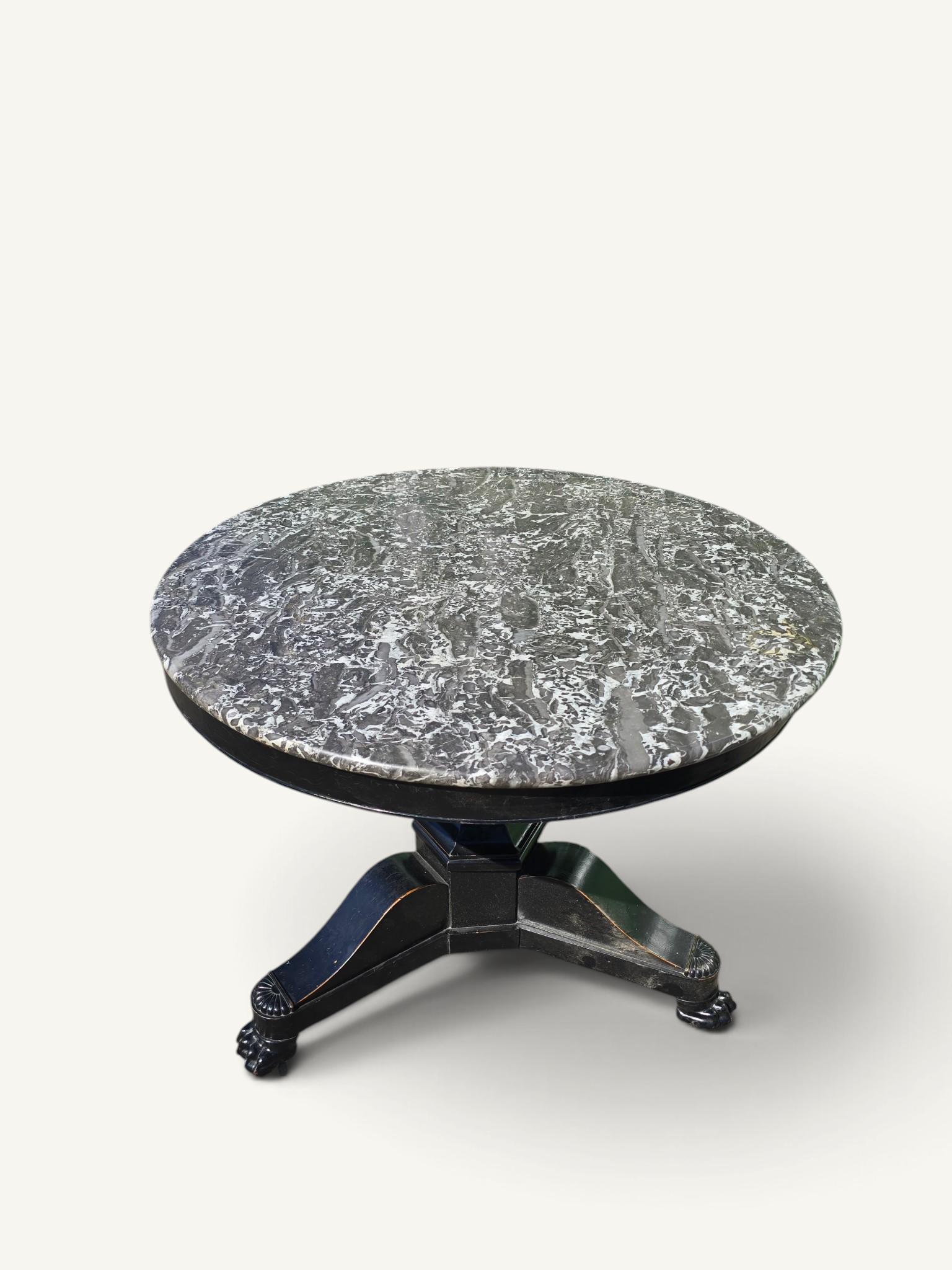 Guéridon Empire en bois noirci et marbre gris – table ronde ancienne