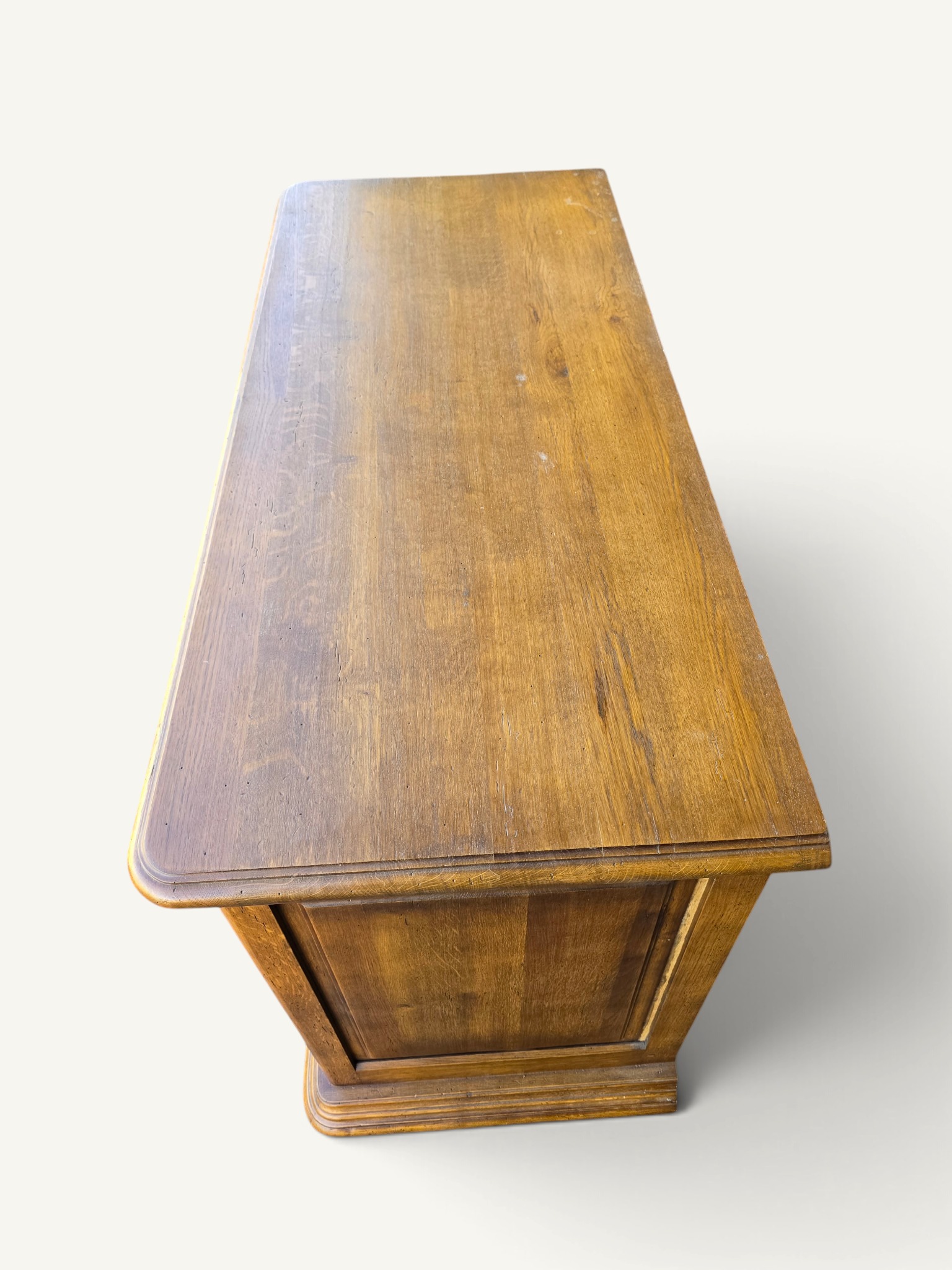 Commode ancienne en chêne à trois tiroirs de style Louis XIII