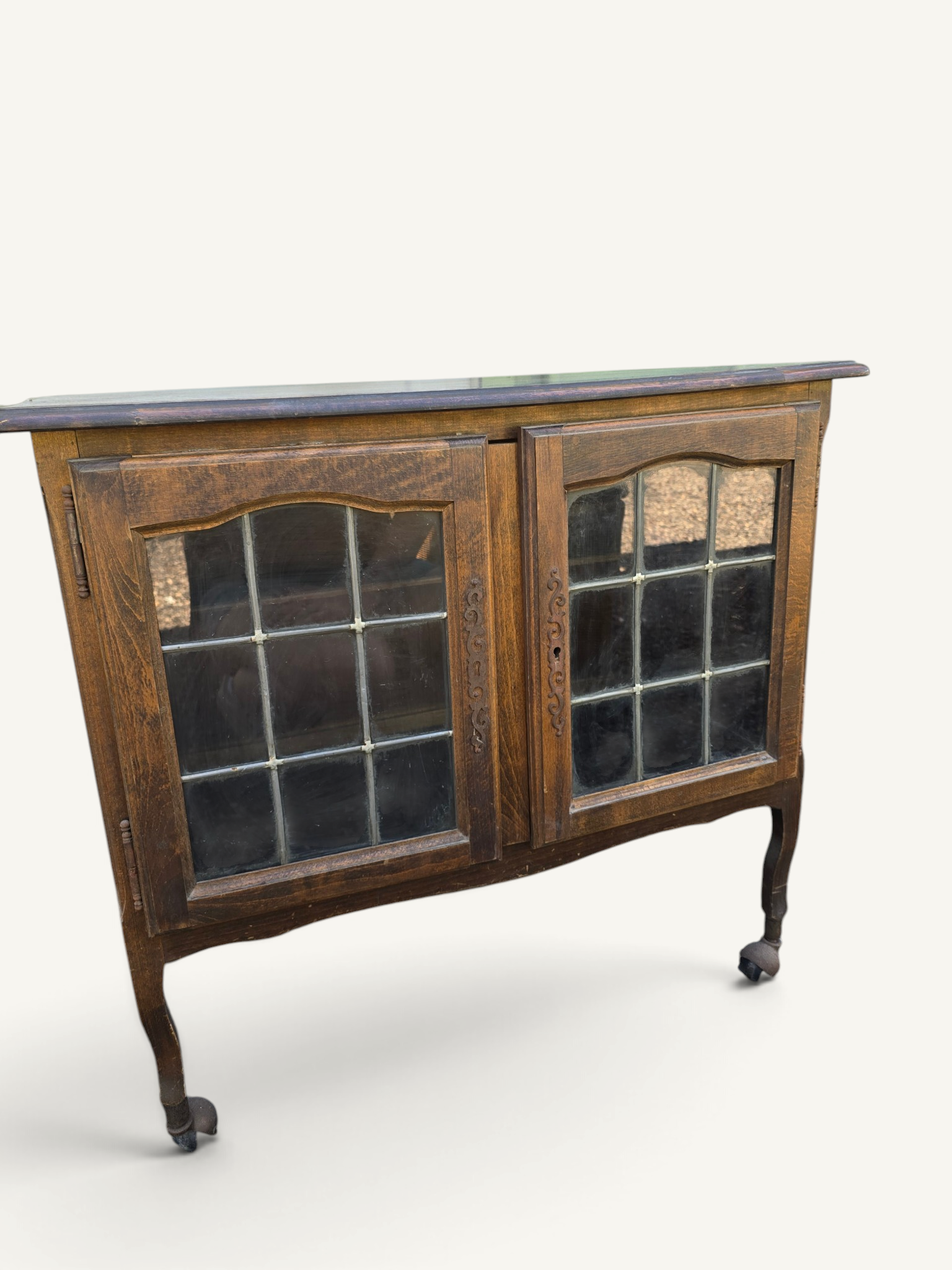 Petit buffet vitré Art nouveau en chêne et verre plombé