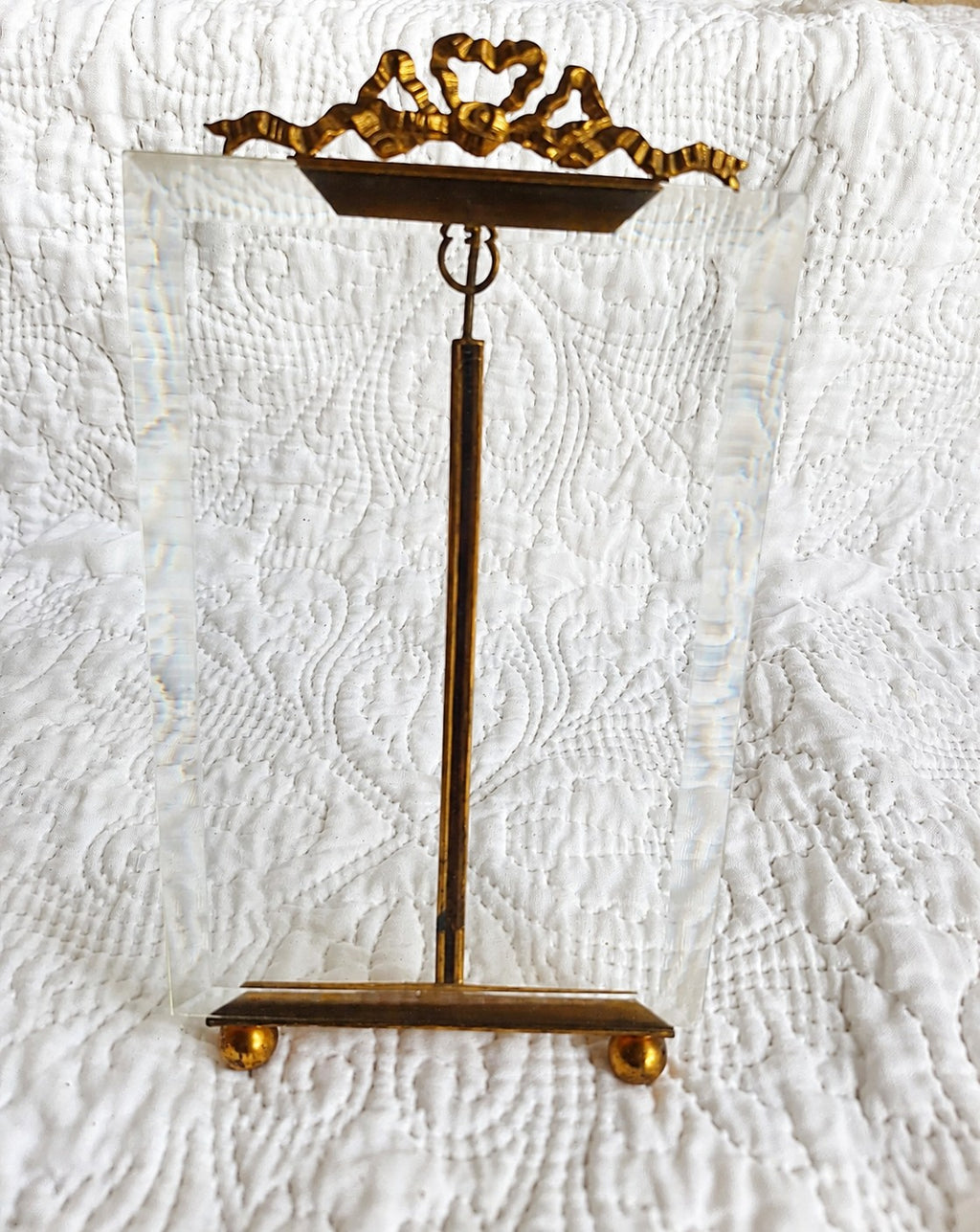 Cadre porte-photographie en verre biseauté et métal doré – style Louis XVI – vers 1900