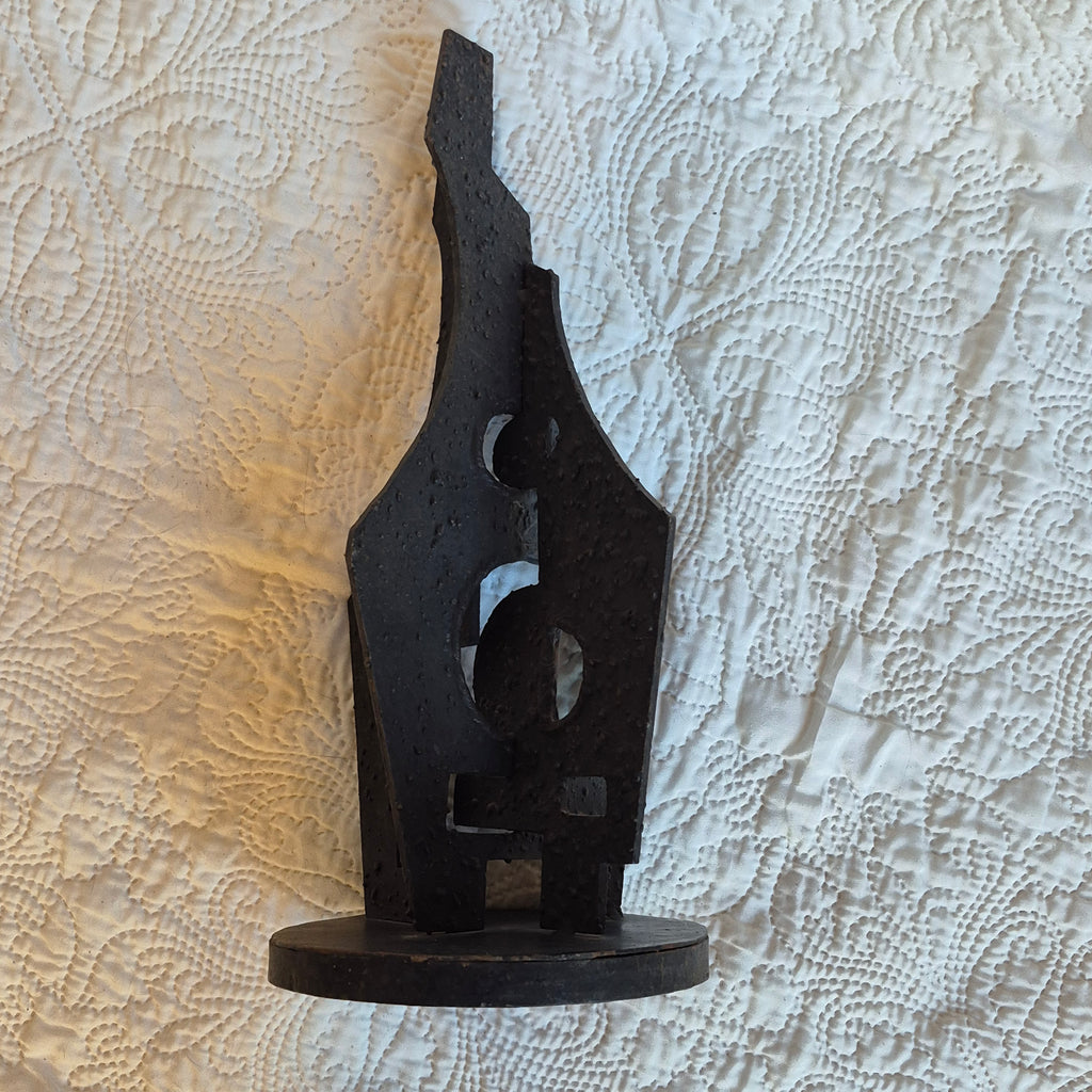 Sculpture abstraite en métal noir – Style brutaliste – 39 cm