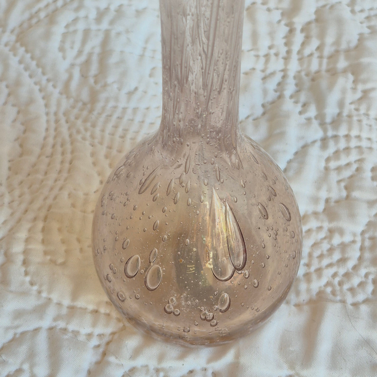 Vase soliflore La Rochère en verre bullé rose – Soufflé à la bouche