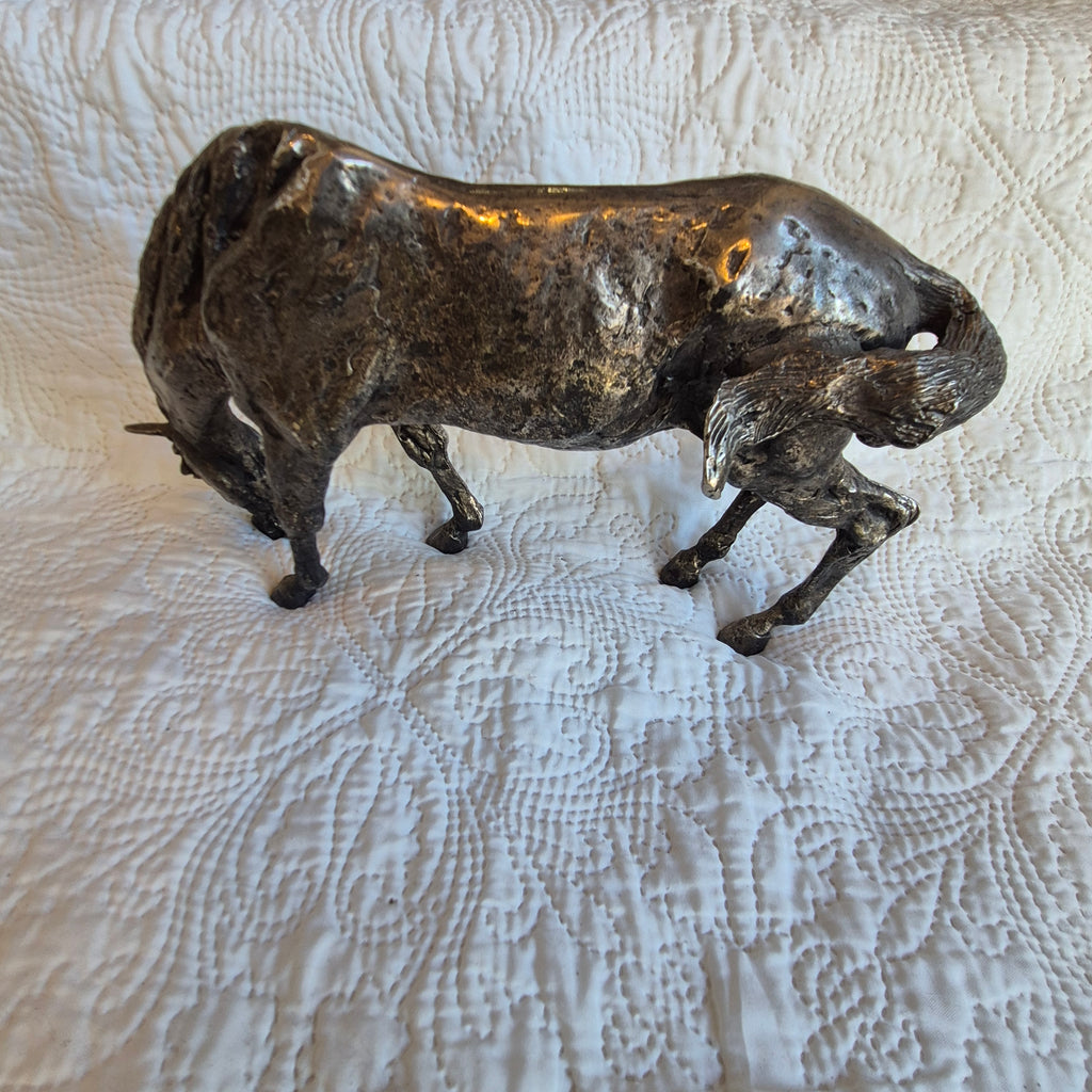 Sculpture de cheval broutant à finition argentée