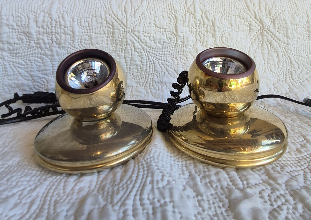 Paire de lampes spots orientables en métal doré – Pierre Disderot Luminaires, Paris