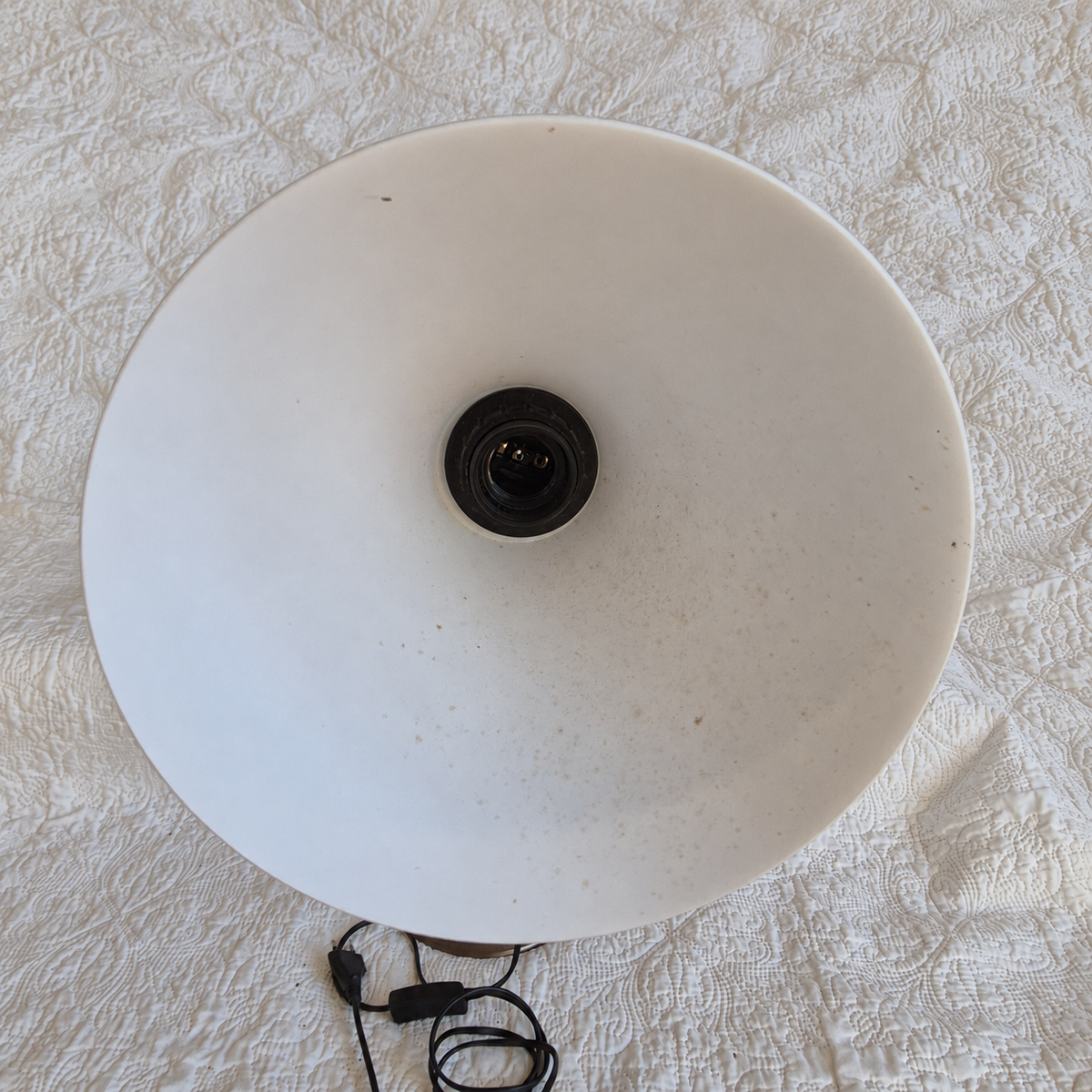 Lampe de bureau articulée Daylight avec loupe et pince – Finition laiton vieilli