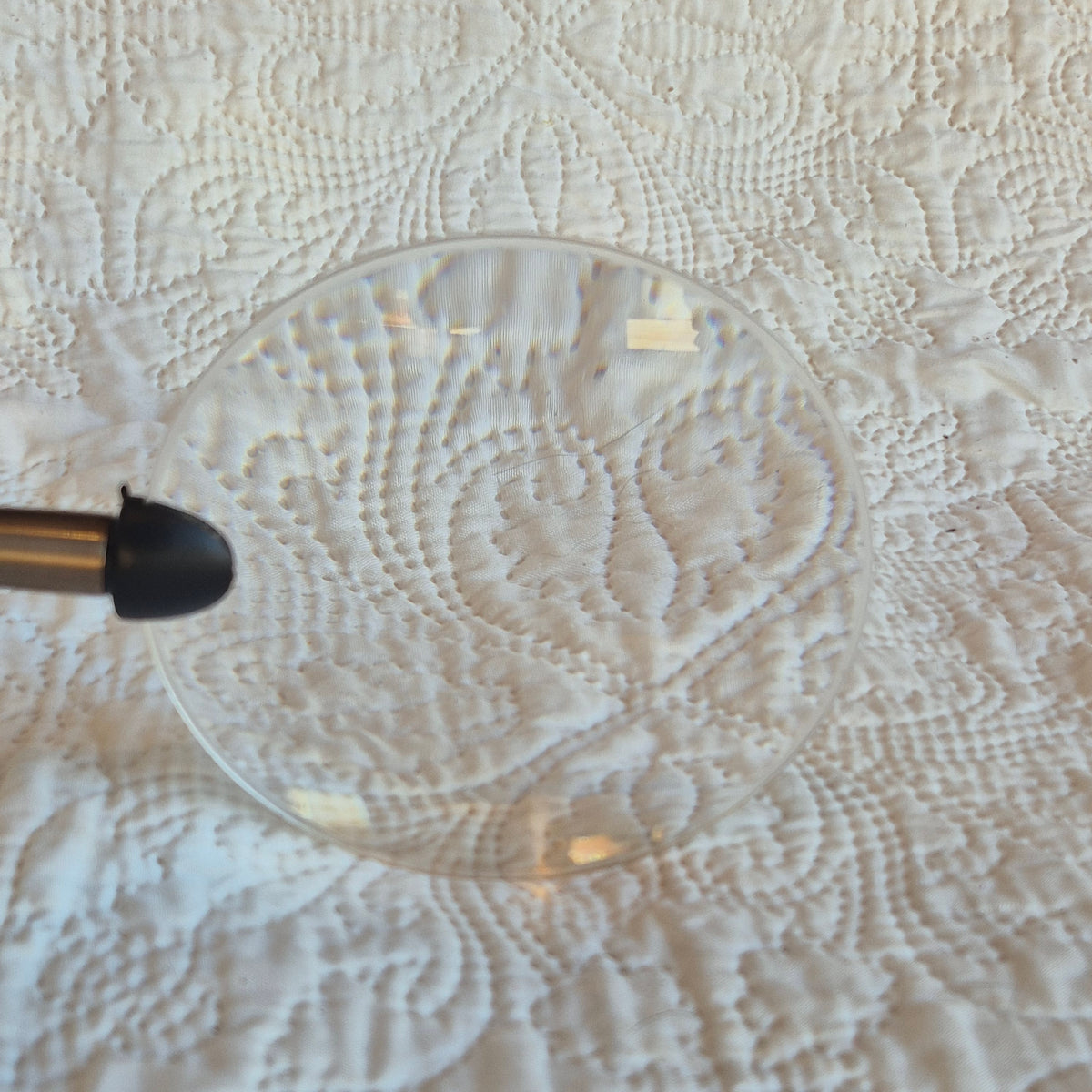 Lampe de bureau articulée Daylight avec loupe et pince – Finition laiton vieilli