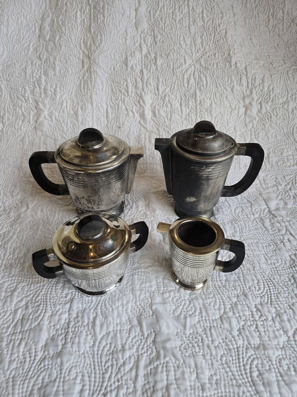 Service à thé et café Art déco en métal argenté et bakélite, années 1930