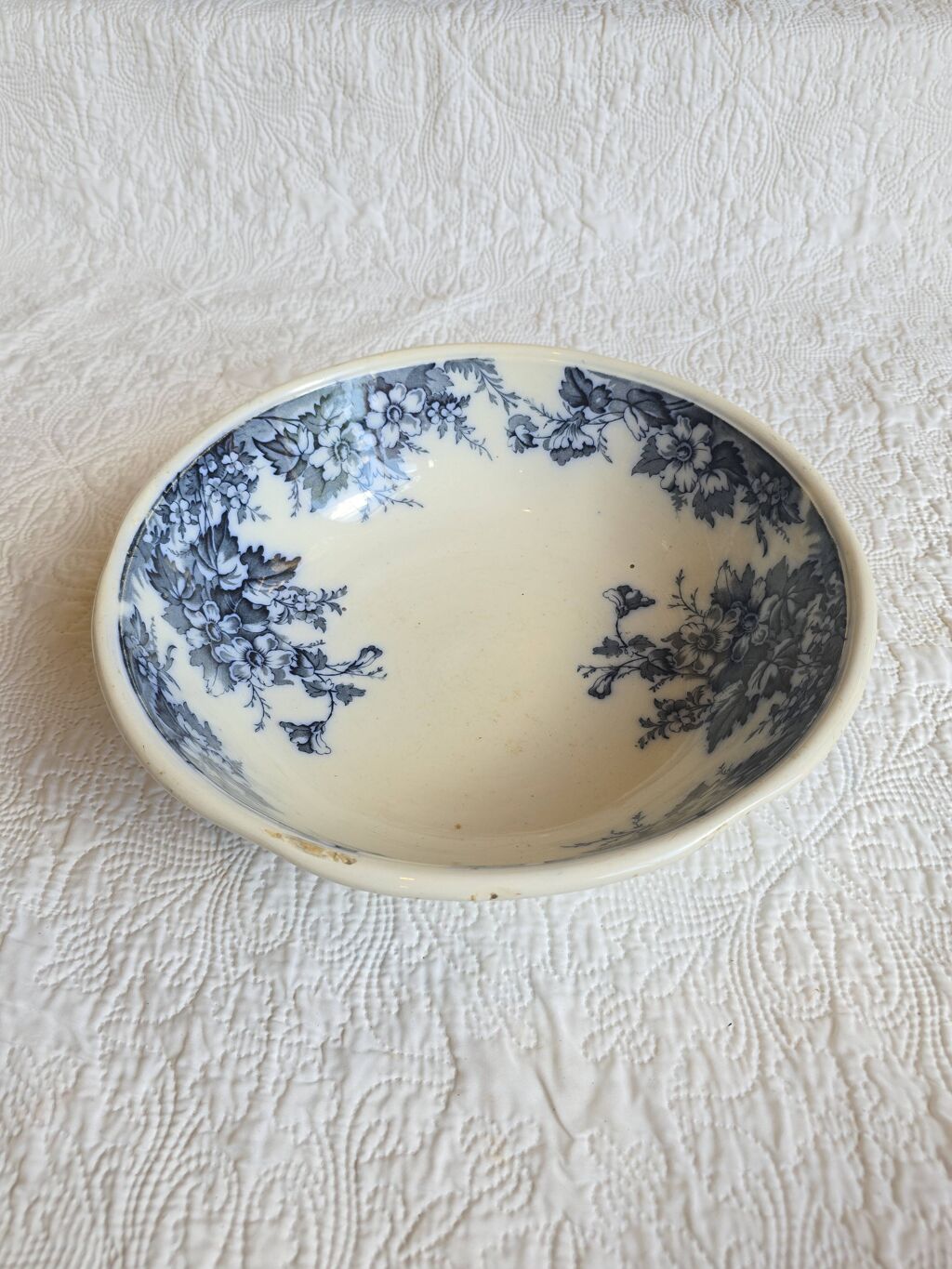 Grande vasque ancienne anglaise A.B &amp; Co modèle May – flow blue floral
