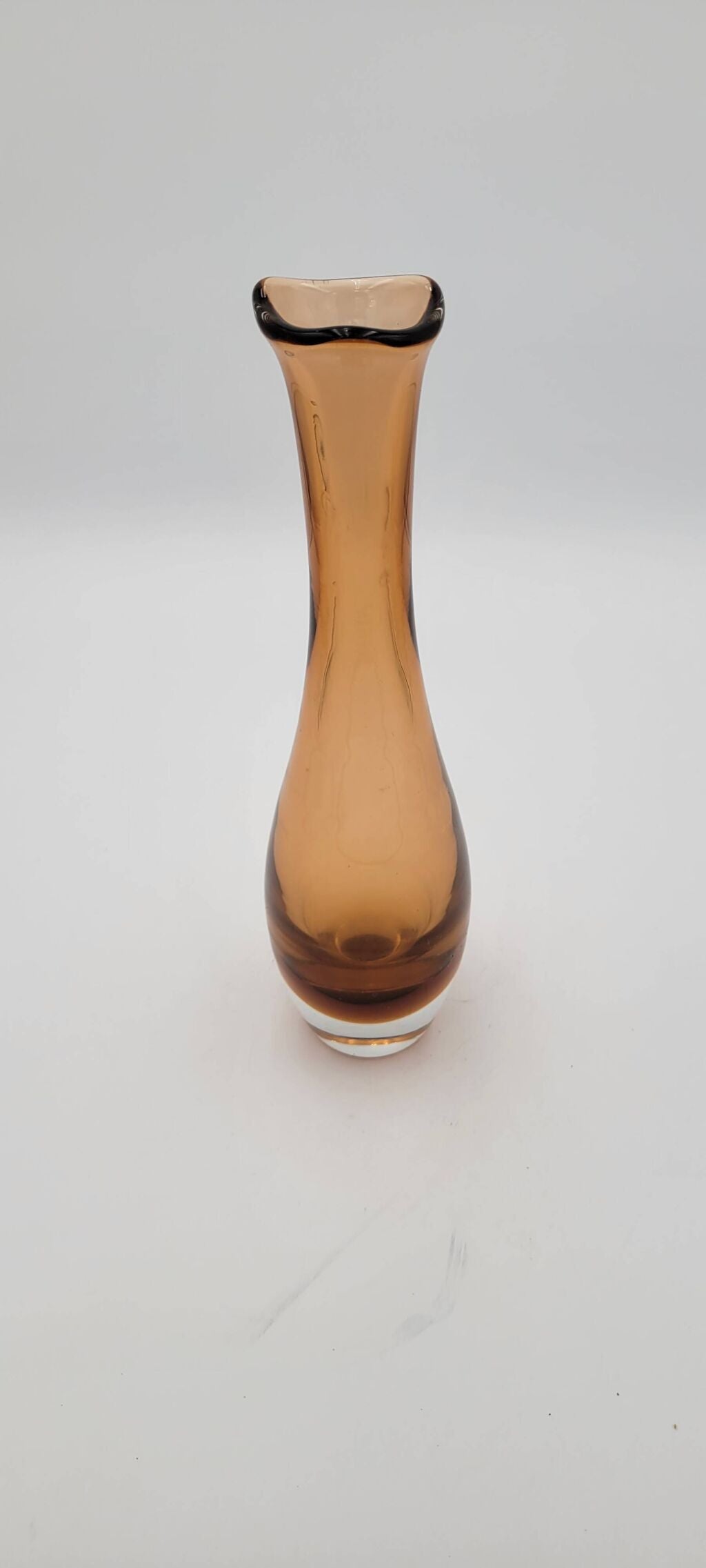 Vase en verre ambré