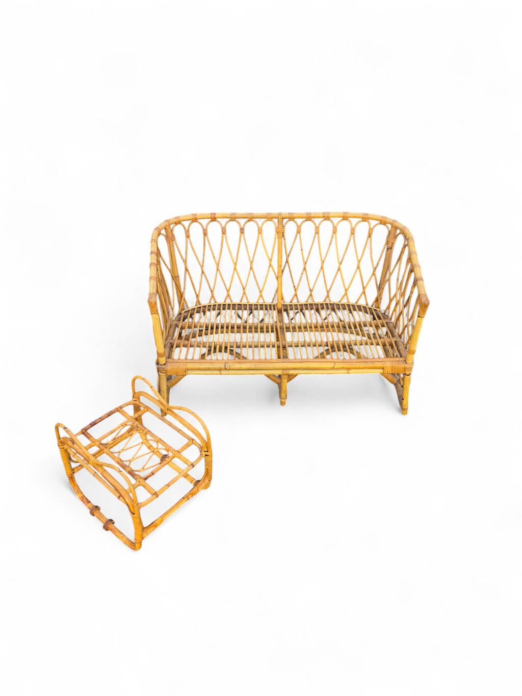Canapé et table d'appoint vintage en rotin
