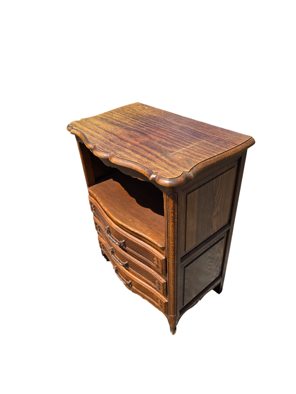 Petit meuble de chevet Louis XV en chêne – niche et 3 tiroirs