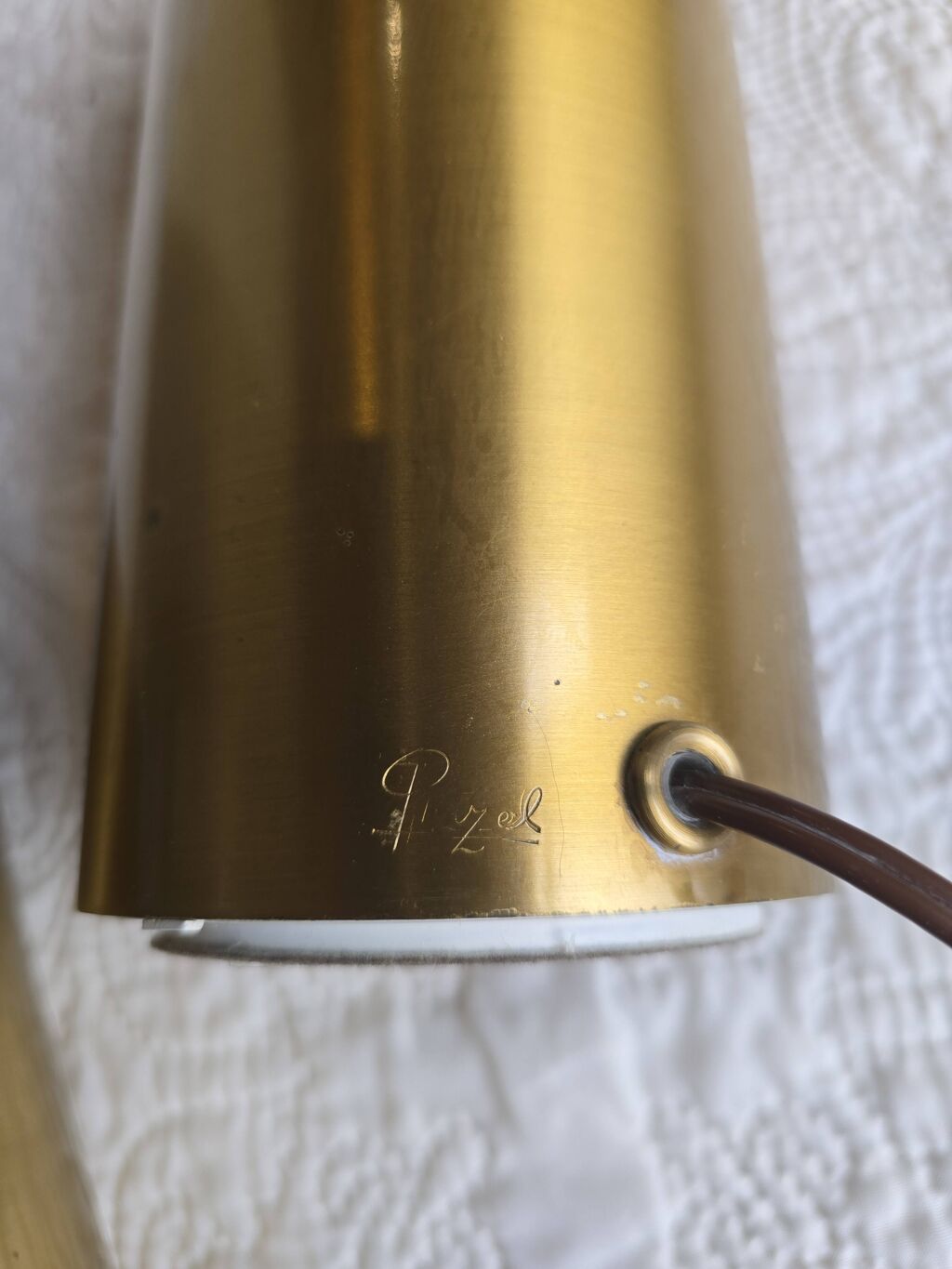 Paire de lampes signées Jean Perzel – cylindriques à ouverture oblique