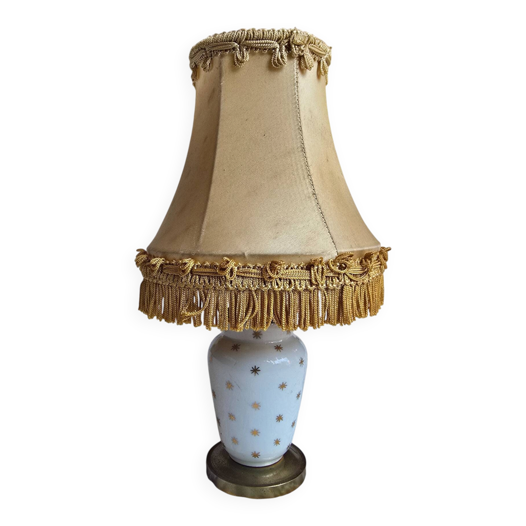 Petite lampe vintage en porcelaine blanche étoilée avec abat-jour à franges