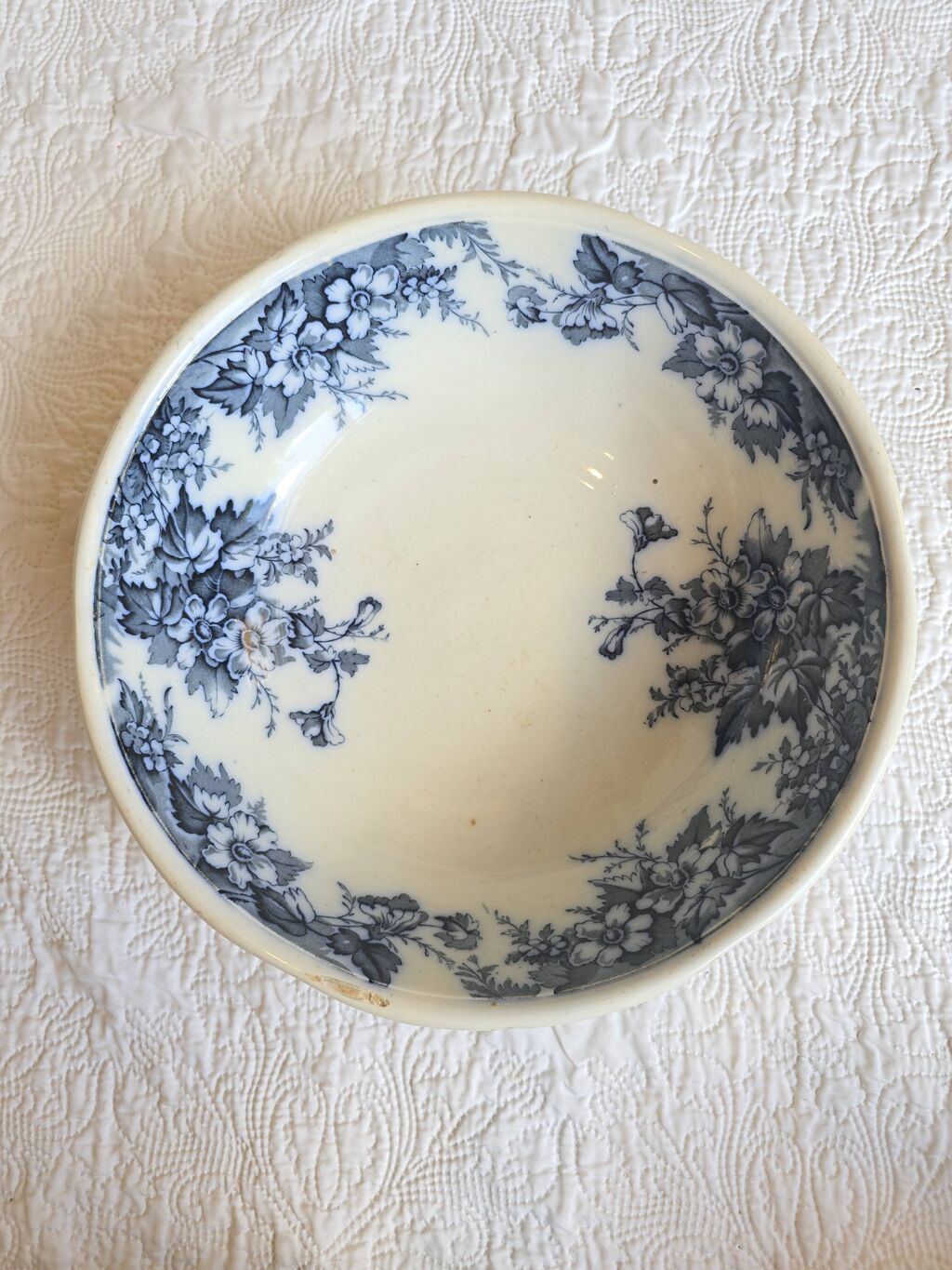 Grande vasque ancienne anglaise A.B &amp; Co modèle May – flow blue floral