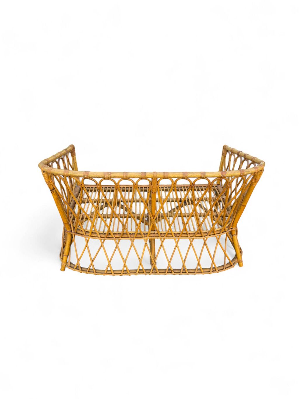 Canapé et table d'appoint vintage en rotin