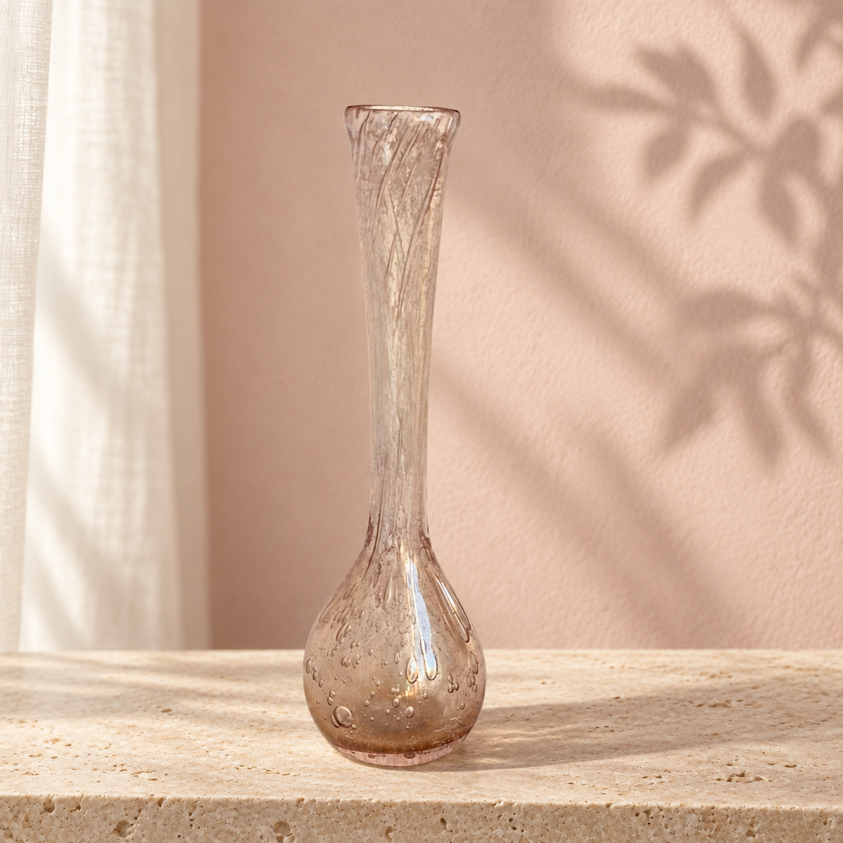 Vase soliflore La Rochère en verre bullé rose – Soufflé à la bouche