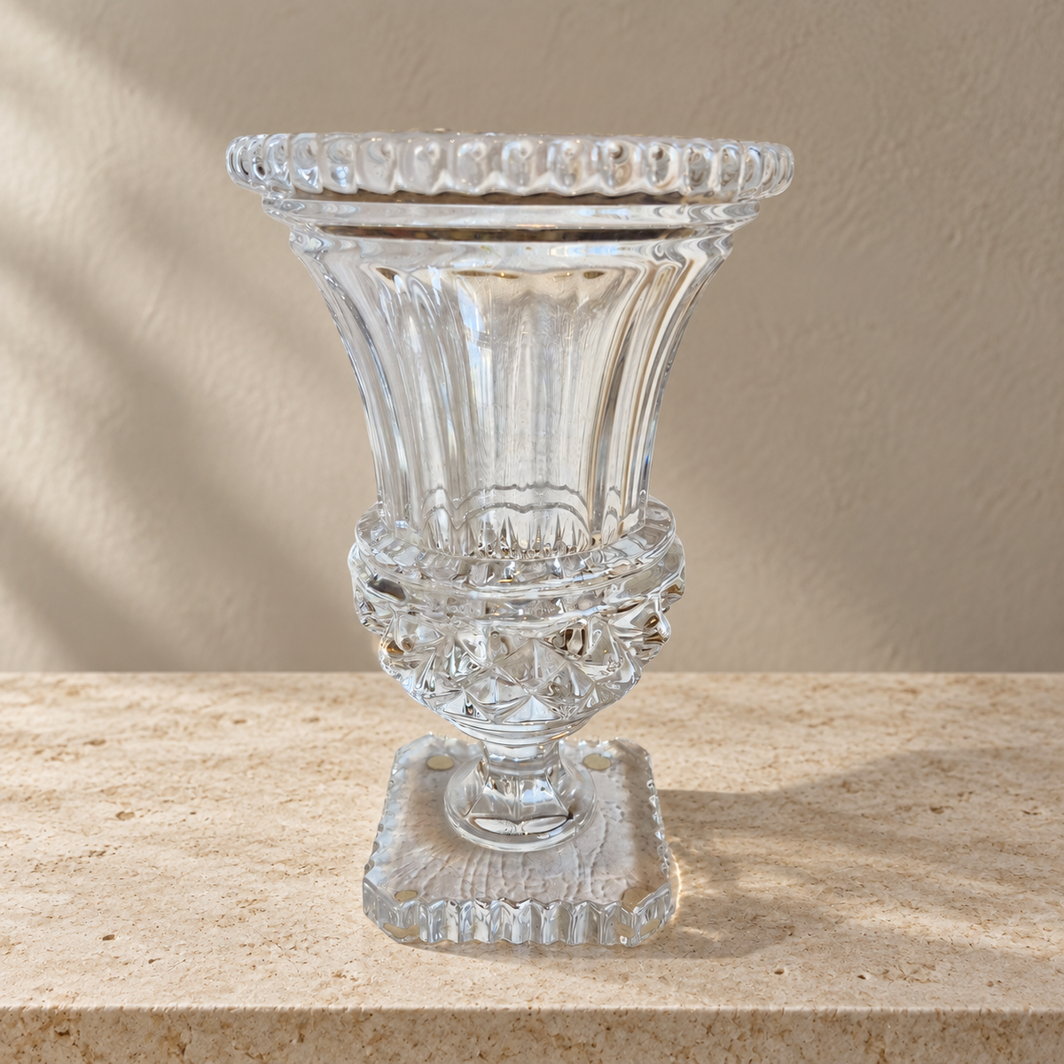Vase en cristal signé Art Vannes France – Forme Médicis – 28 cm