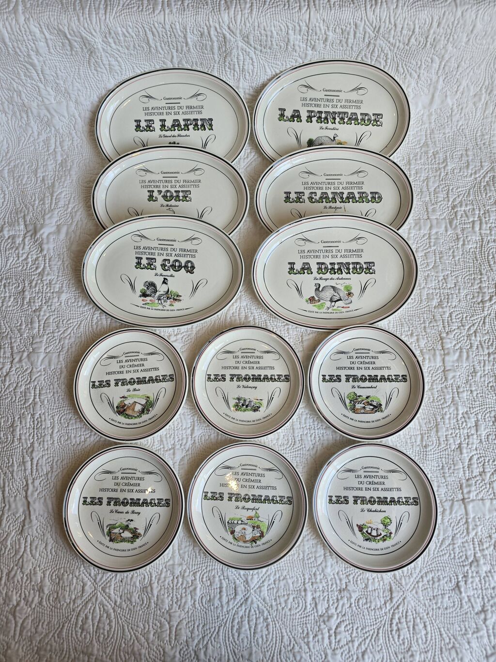 Lot de 12 assiettes Gien “Les Aventures du Fermier” – Fromages &amp; ferme