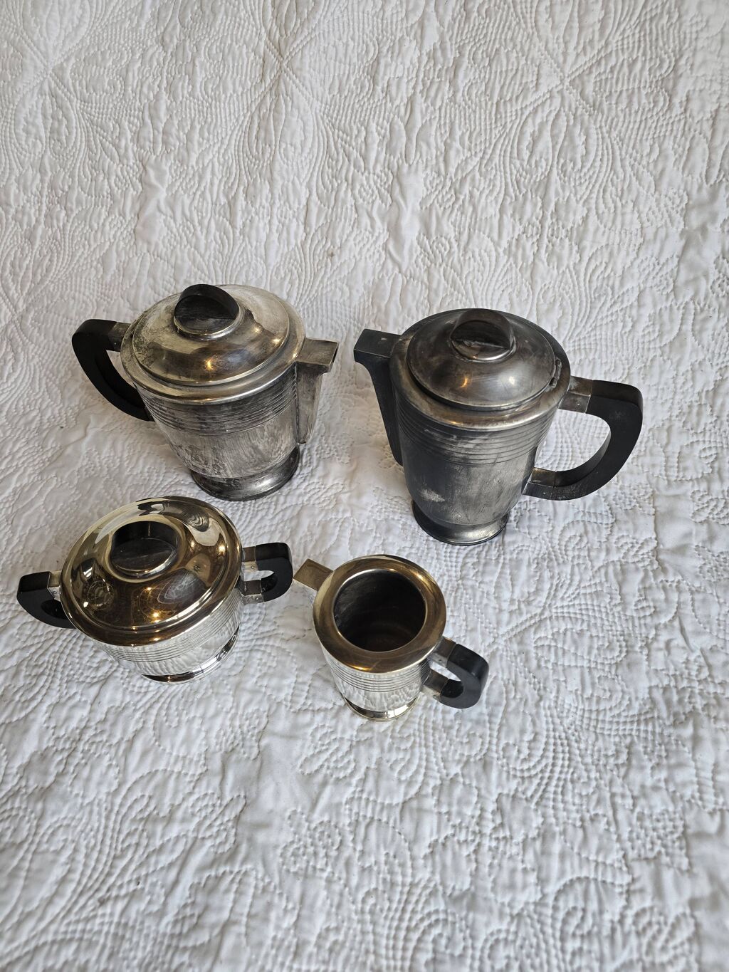 Service à thé et café Art déco en métal argenté et bakélite, années 1930