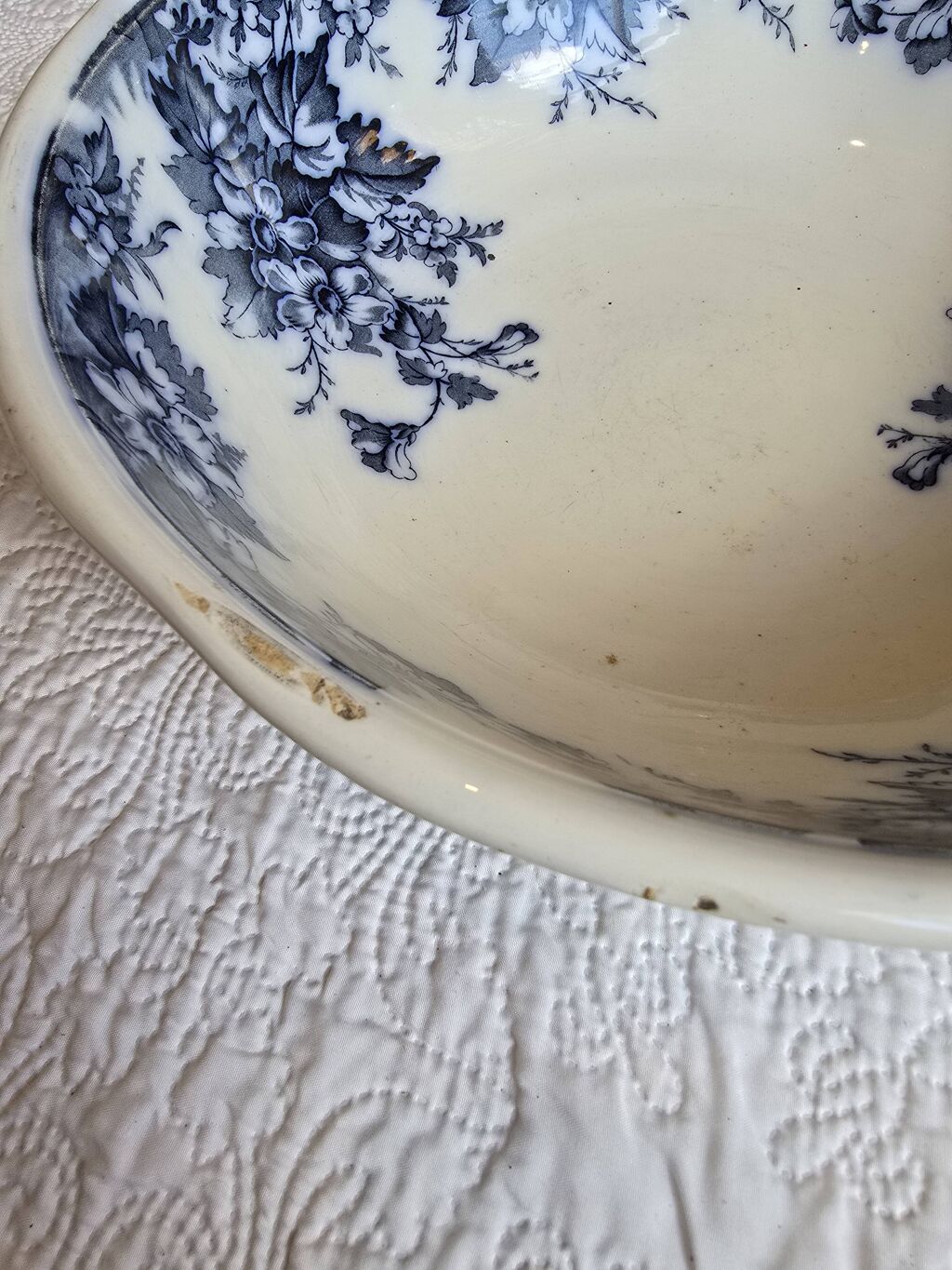 Grande vasque ancienne anglaise A.B &amp; Co modèle May – flow blue floral