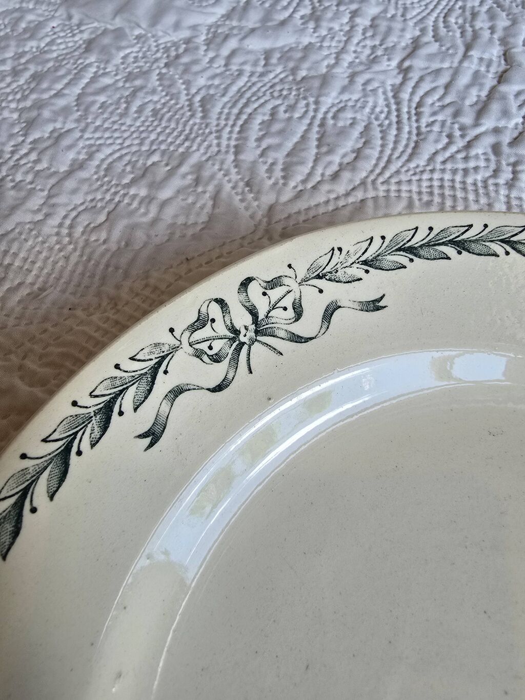 Plat ovale ancien Longchamp modèle Bulle – faïence décor guirlande verte