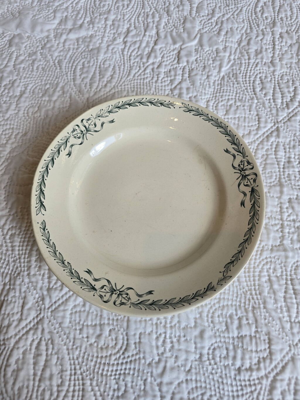 Plat ovale ancien Longchamp modèle Bulle – faïence décor guirlande verte