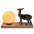 Lampe veilleuse de style Art déco à décor de biche – Globe opalin et socle en marbre