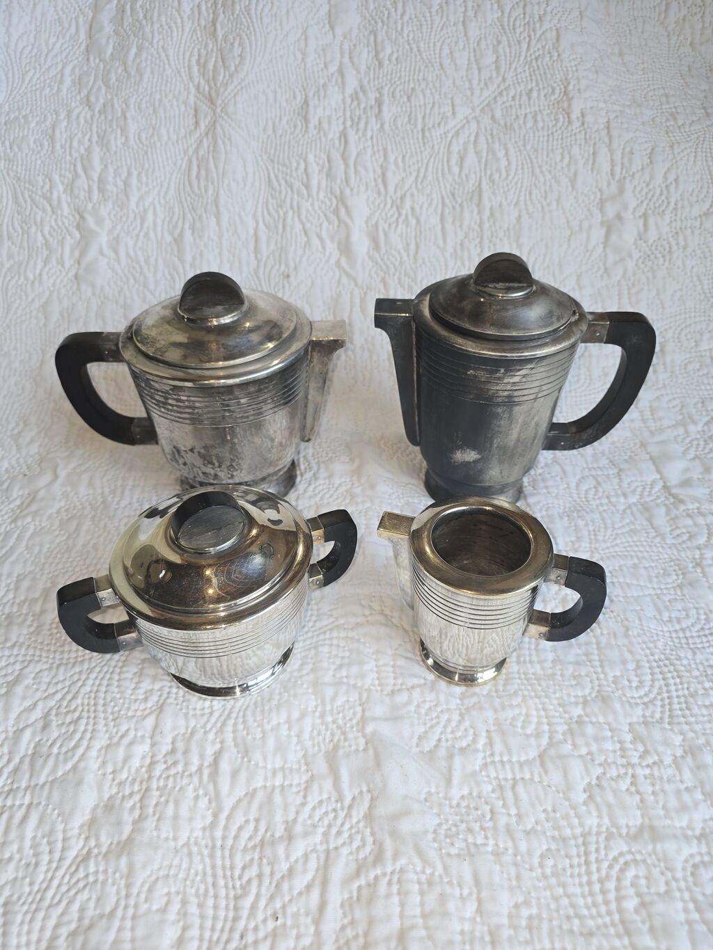 Service à thé et café Art déco en métal argenté et bakélite, années 1930