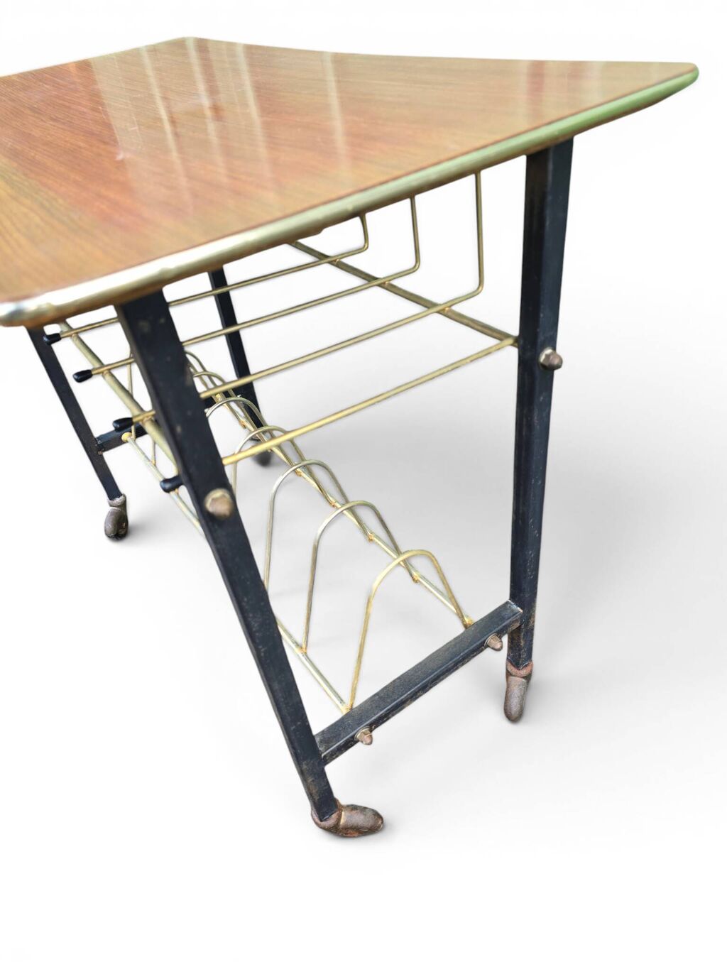 Table porte-revues vintage années 50 en métal et formica