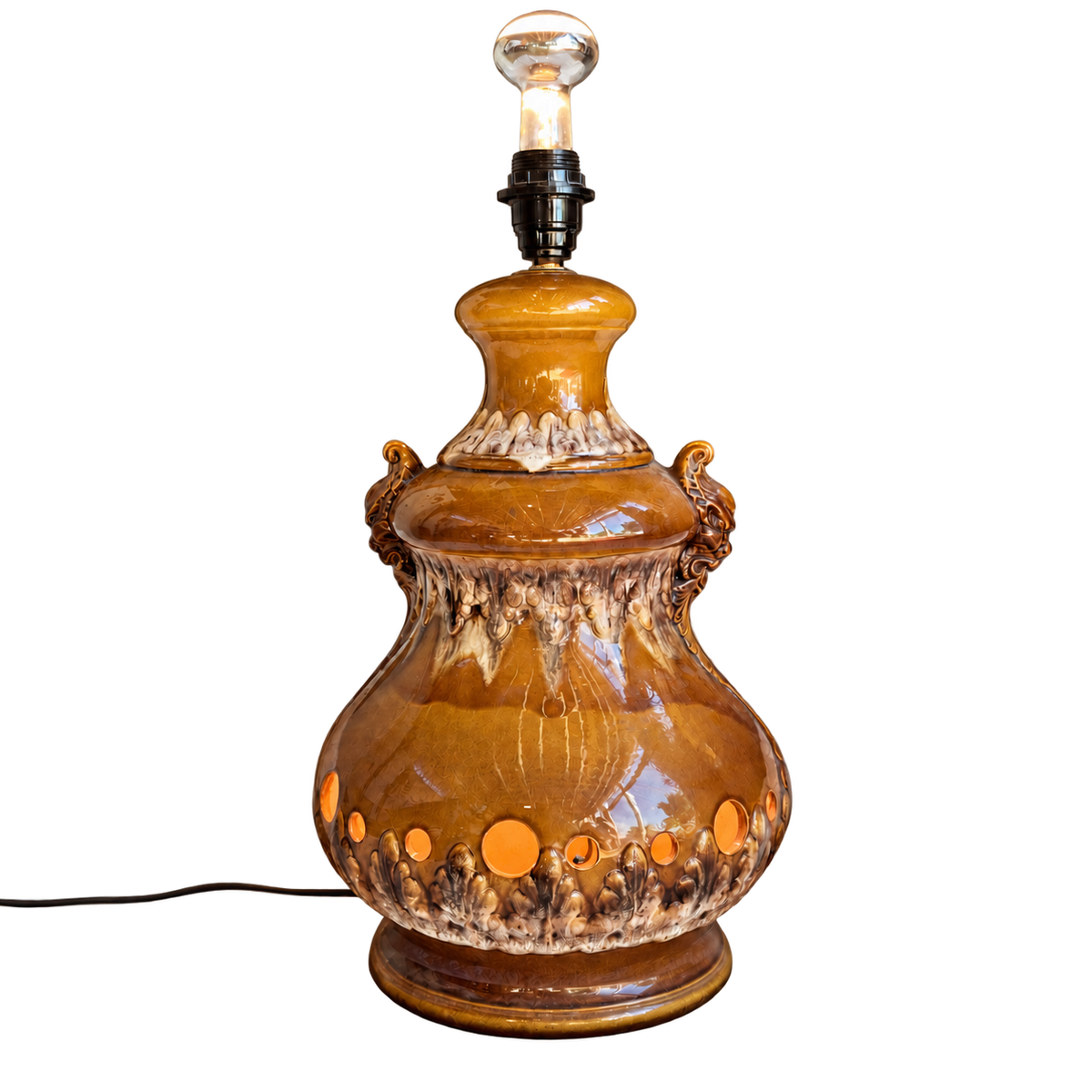Grande lampe en céramique émaillée caramel et crème – Décor en relief et double éclairage