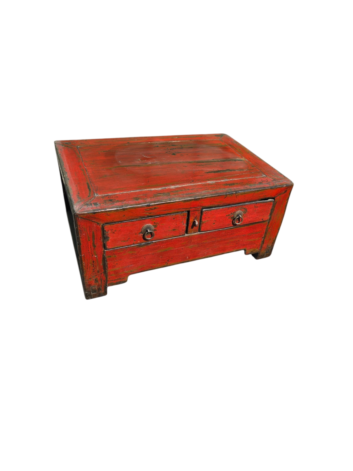 Coffre bas chinois ancien en bois laqué rouge patiné