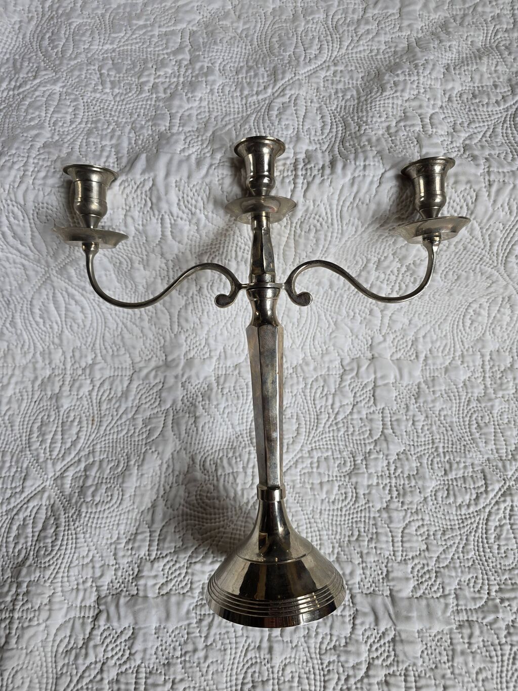 Candélabre 3 feux en métal argenté – chandelier ancien style Louis XVI