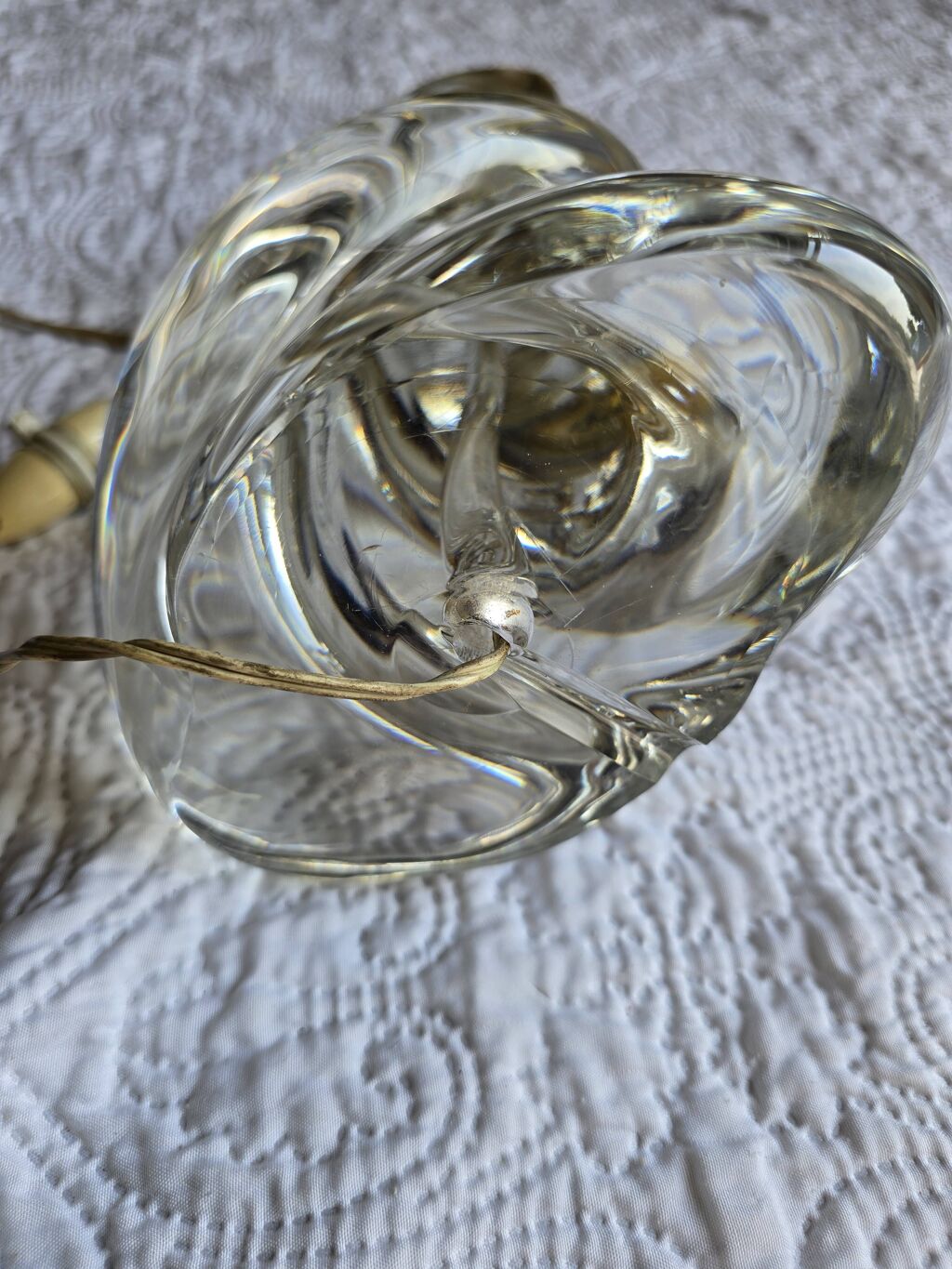 Pied de lampe vintage en cristal de Sèvres torsadé années 60-70