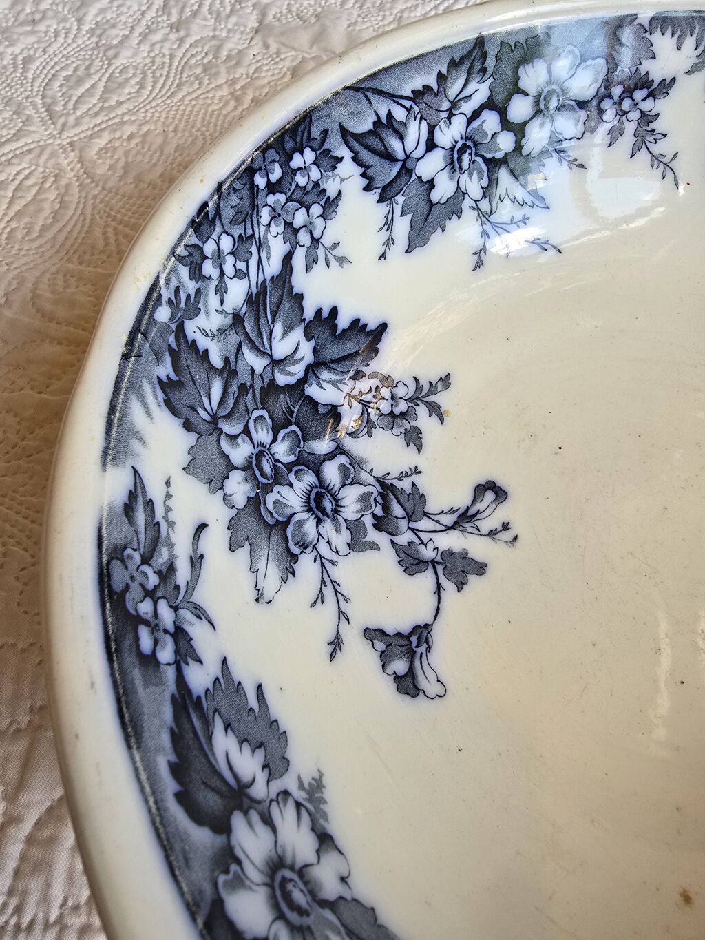 Grande vasque ancienne anglaise A.B &amp; Co modèle May – flow blue floral