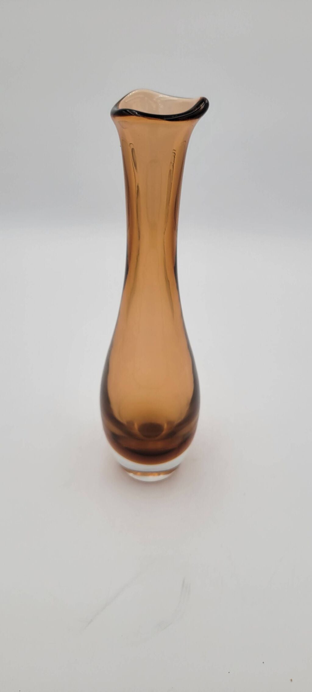 Vase en verre ambré