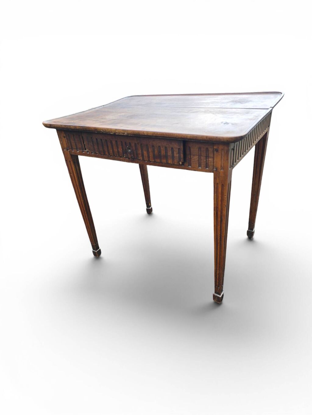 Table à jeux ancienne style Louis XVI en bois patiné