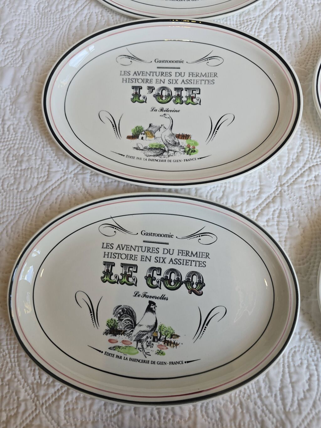 Lot de 12 assiettes Gien “Les Aventures du Fermier” – Fromages &amp; ferme