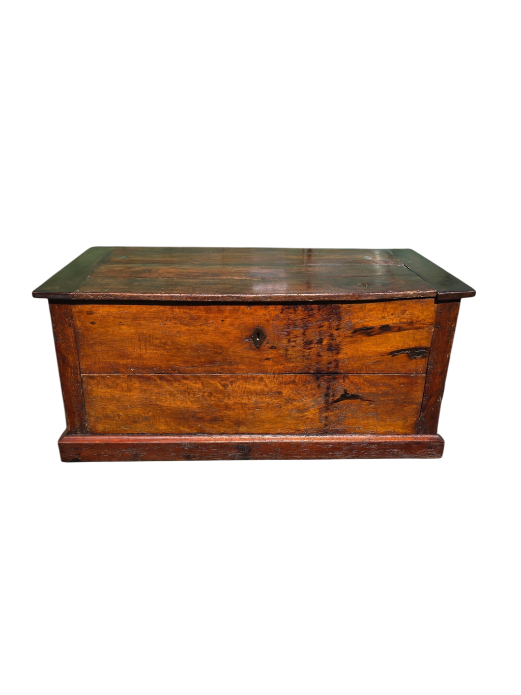 Grand coffre ancien rustique en bois massif – XIXe siècle