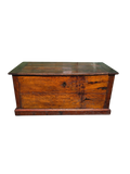 Grand coffre ancien rustique en bois massif – XIXe siècle