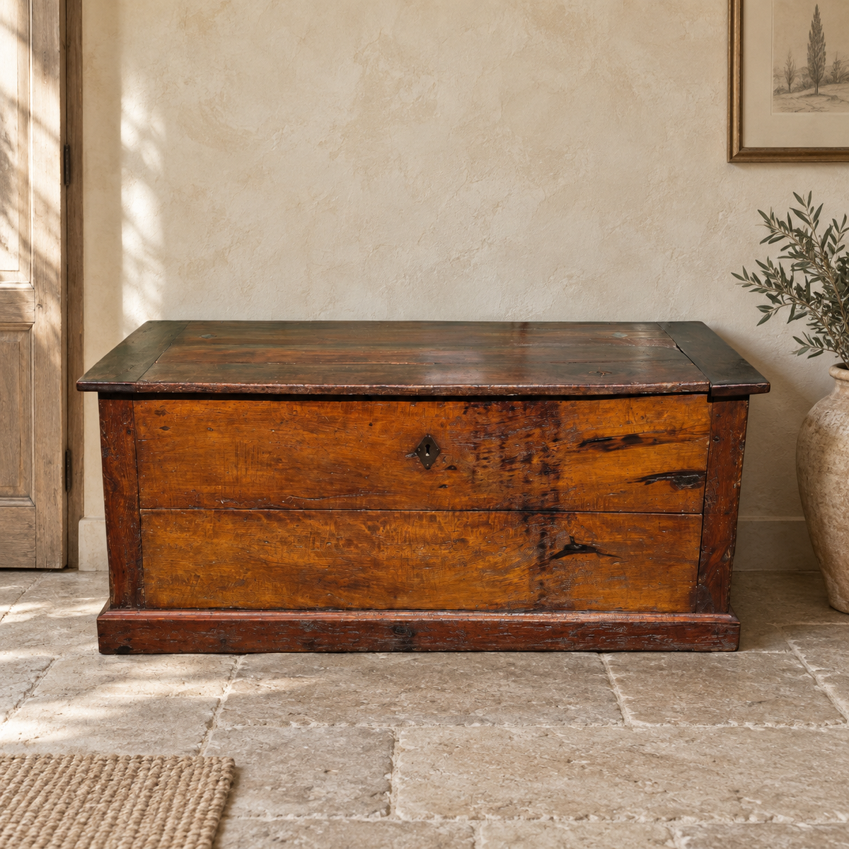 Grand coffre ancien rustique en bois massif – XIXe siècle
