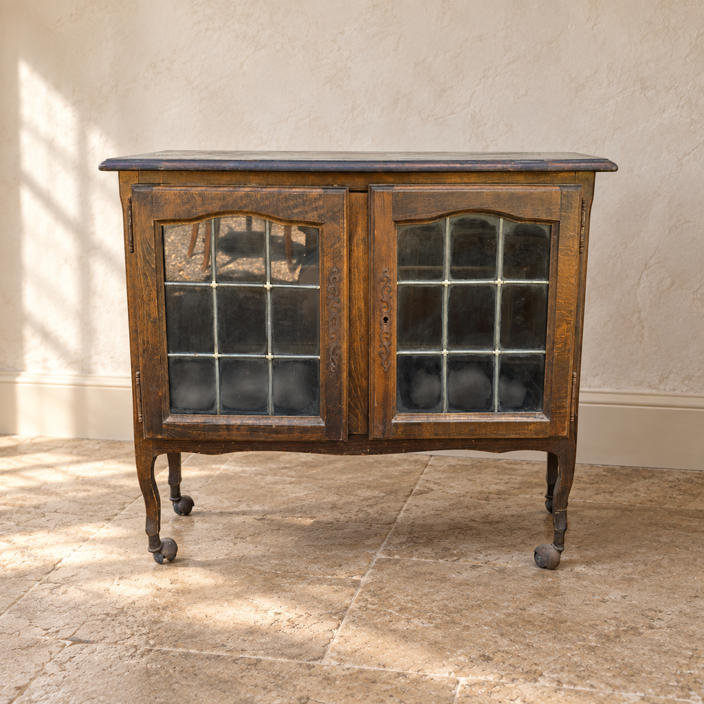 Petit buffet vitré Art nouveau en chêne et verre plombé